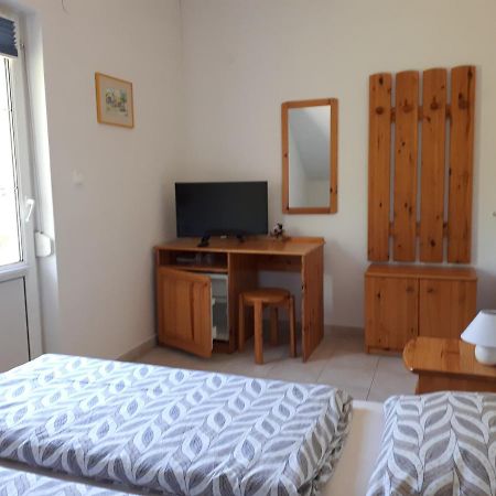 Borkuti Panzio Es Apartman Balatonszemes Luaran gambar