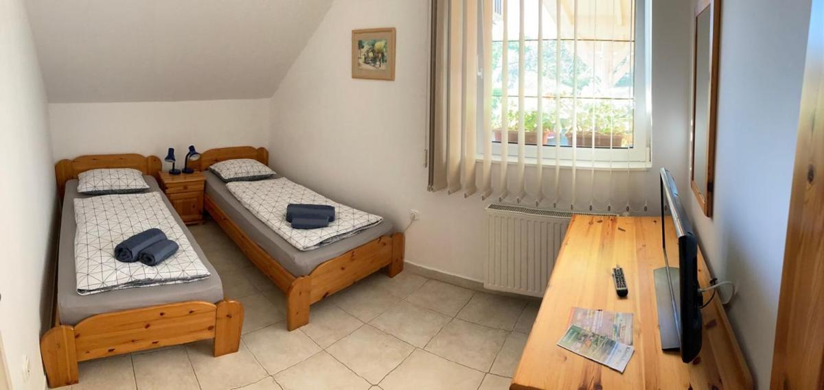 Borkuti Panzio Es Apartman Balatonszemes Luaran gambar