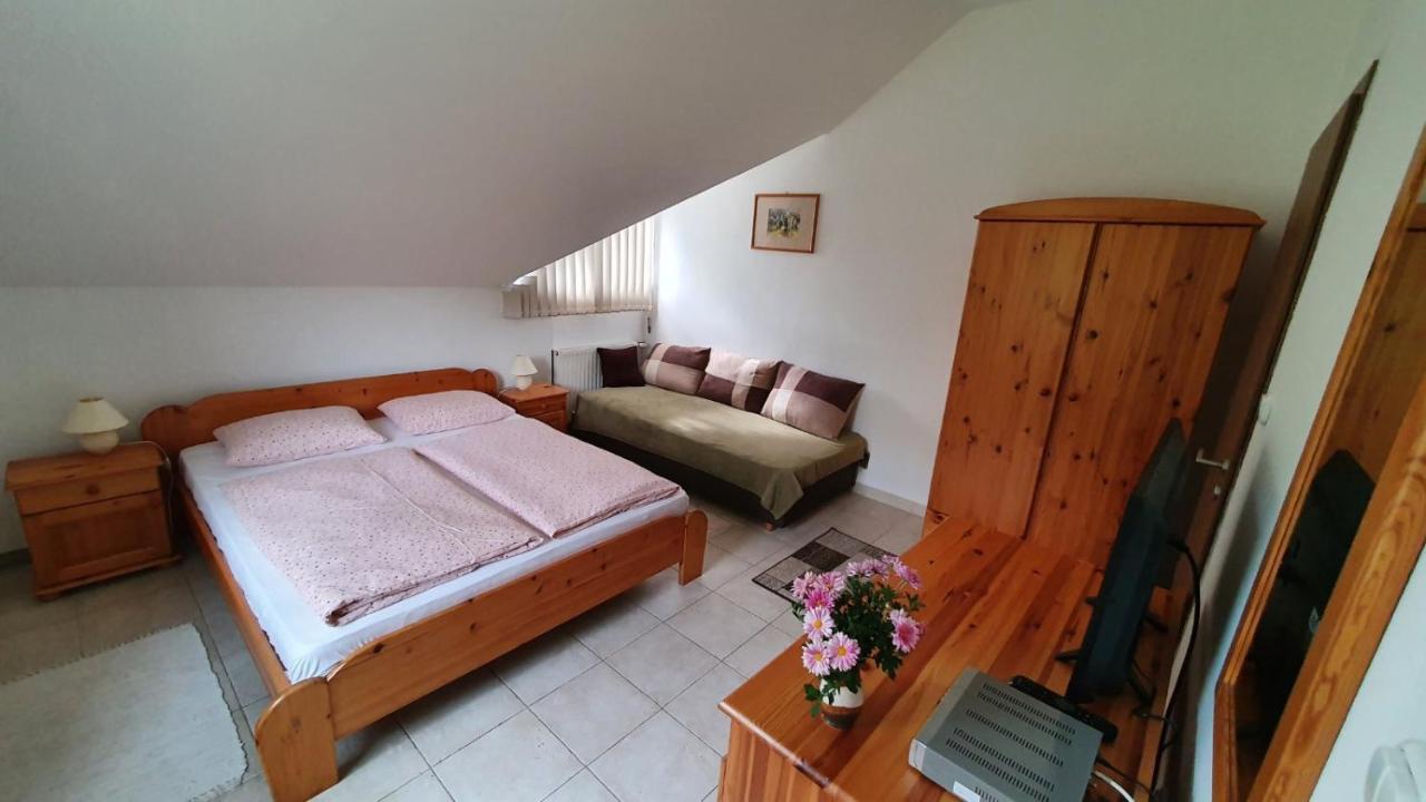 Borkuti Panzio Es Apartman Balatonszemes Luaran gambar