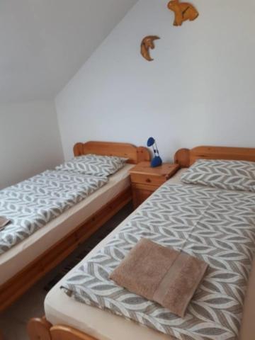Borkuti Panzio Es Apartman Balatonszemes Luaran gambar