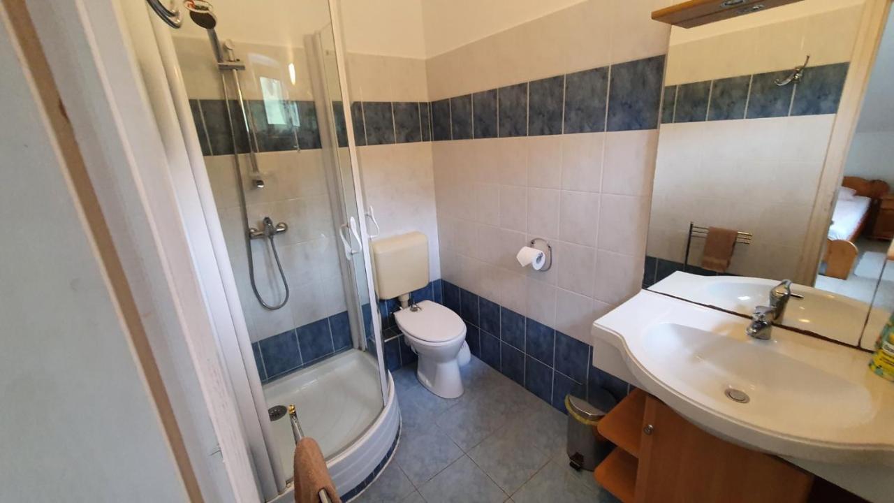 Borkuti Panzio Es Apartman Balatonszemes Luaran gambar