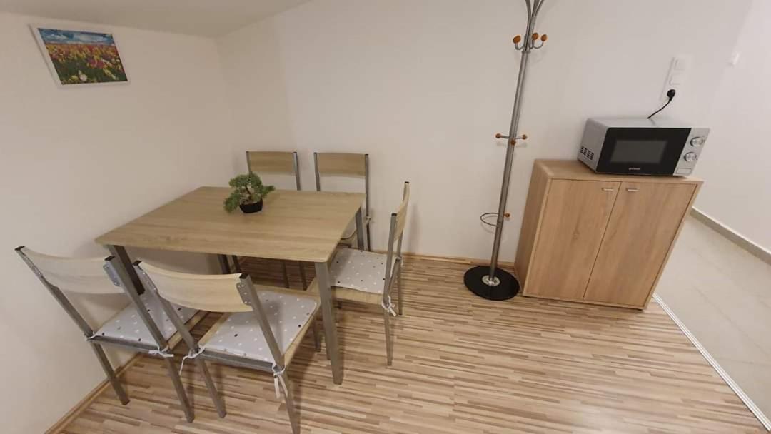 Borkuti Panzio Es Apartman Balatonszemes Luaran gambar