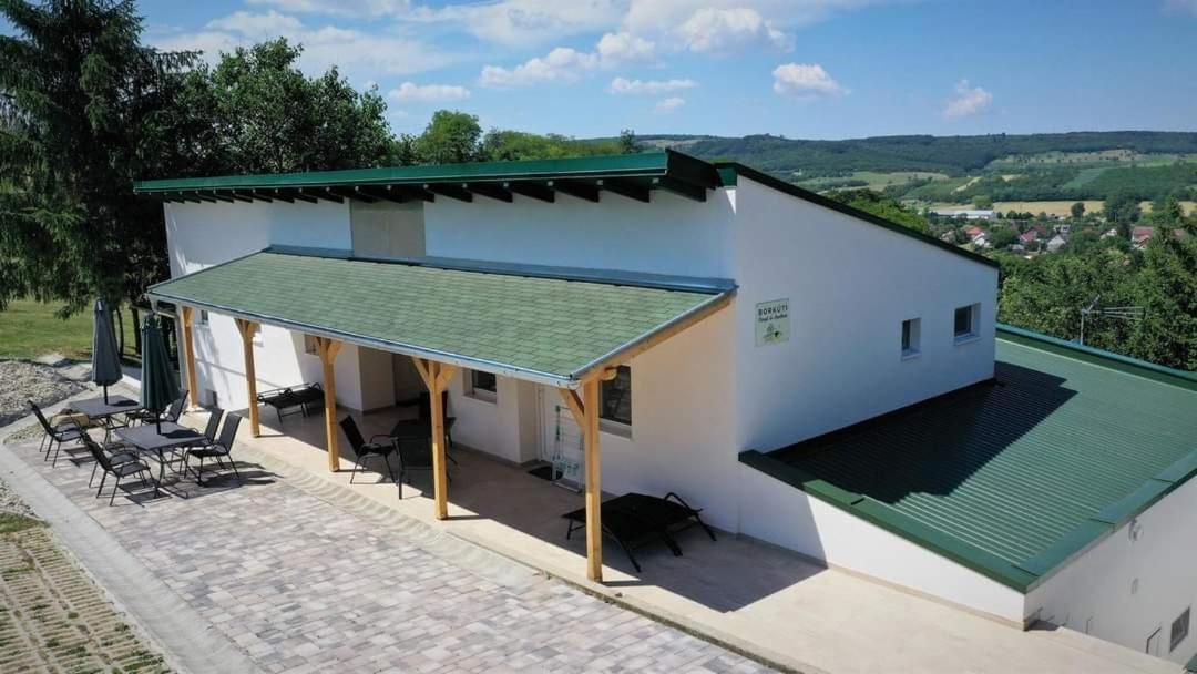 Borkuti Panzio Es Apartman Balatonszemes Luaran gambar