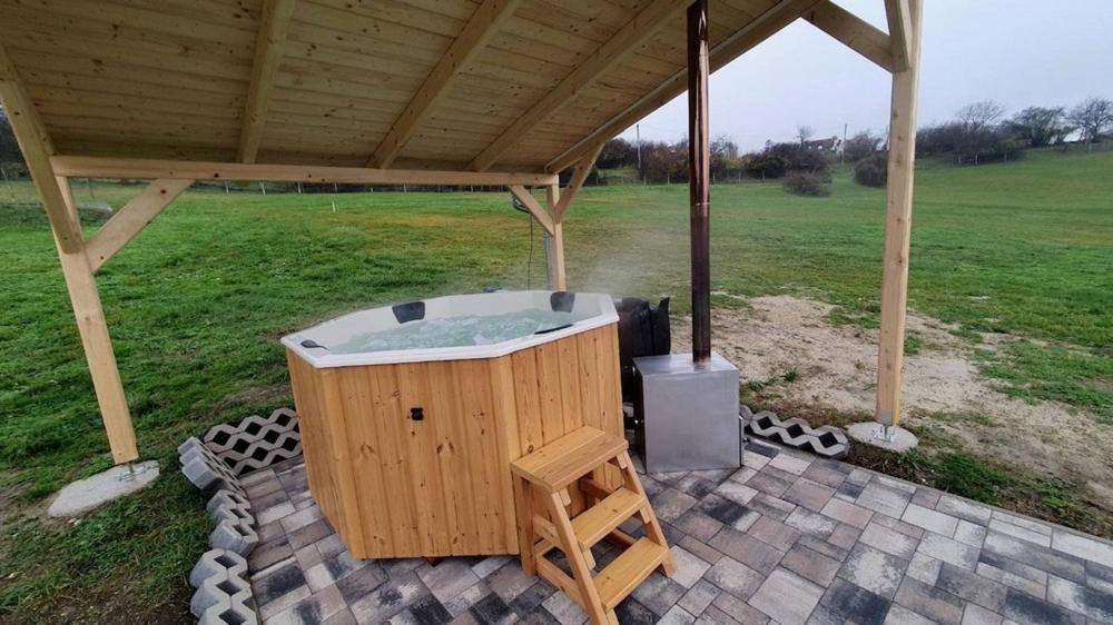 Borkuti Panzio Es Apartman Balatonszemes Luaran gambar